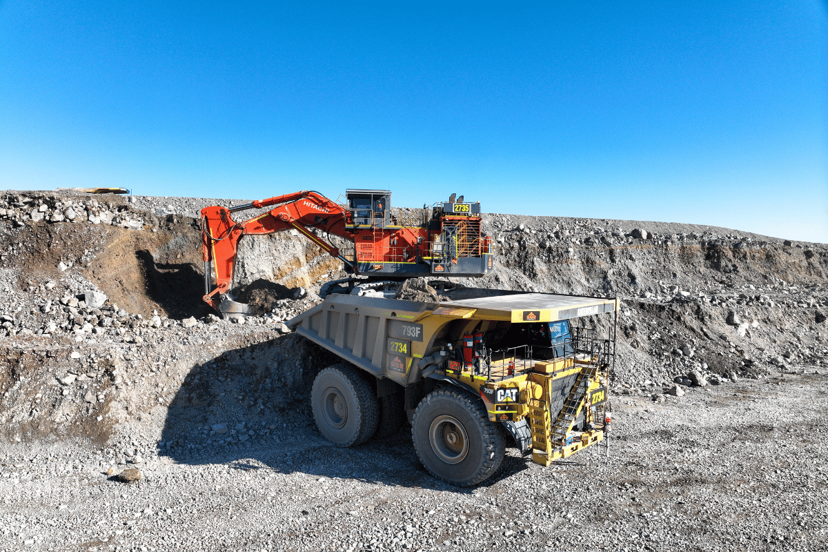SEE Load and Haul_truck and excavator